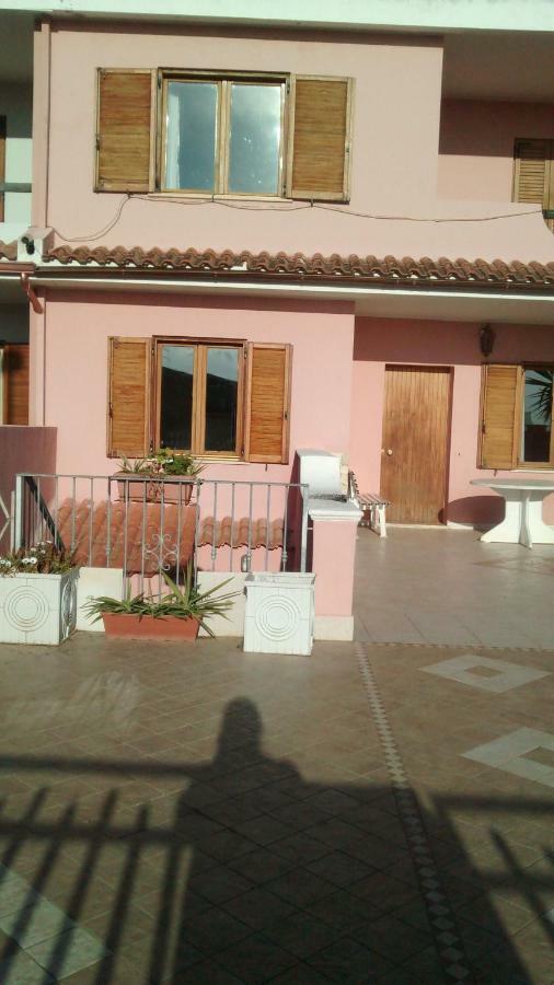 Viniola Apartment Quartu Sant'Elena Bagian luar foto
